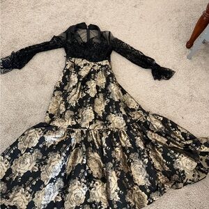 Badgley Mischka Black and Gold Long Sleeve Dress